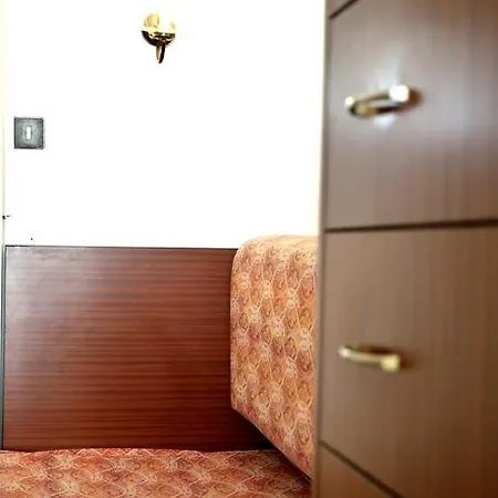Fregate 8 *
